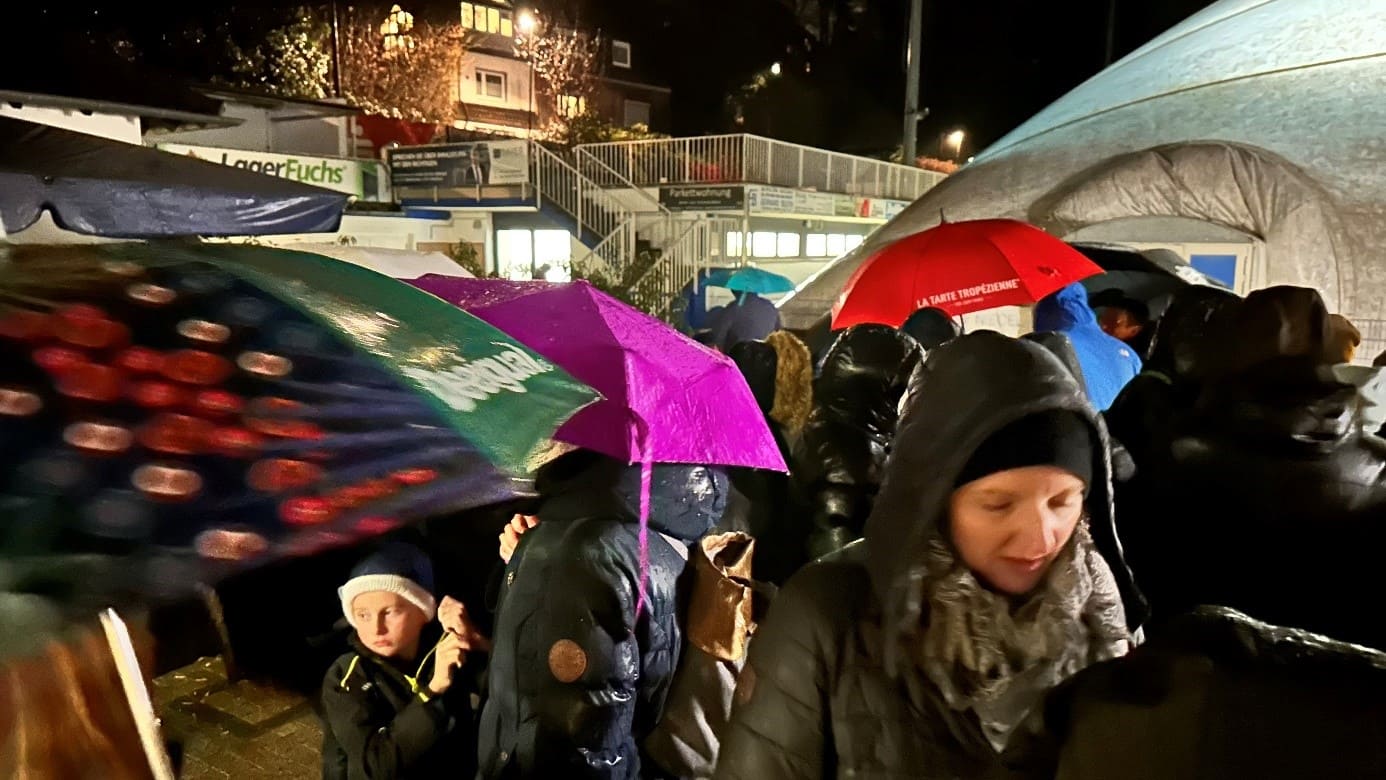 Mehr über den Artikel erfahren Weihnachtsfeier Schwimmen 2023